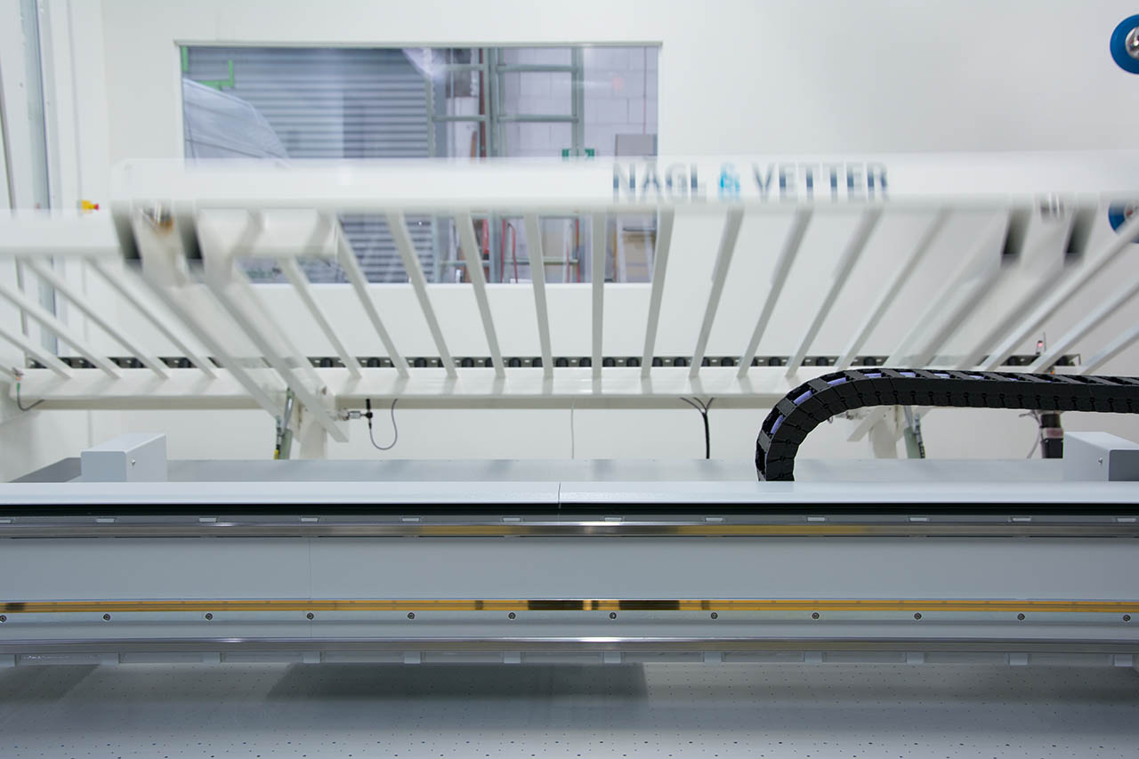Technische Komponenten einer industriellen Produktionsanlage