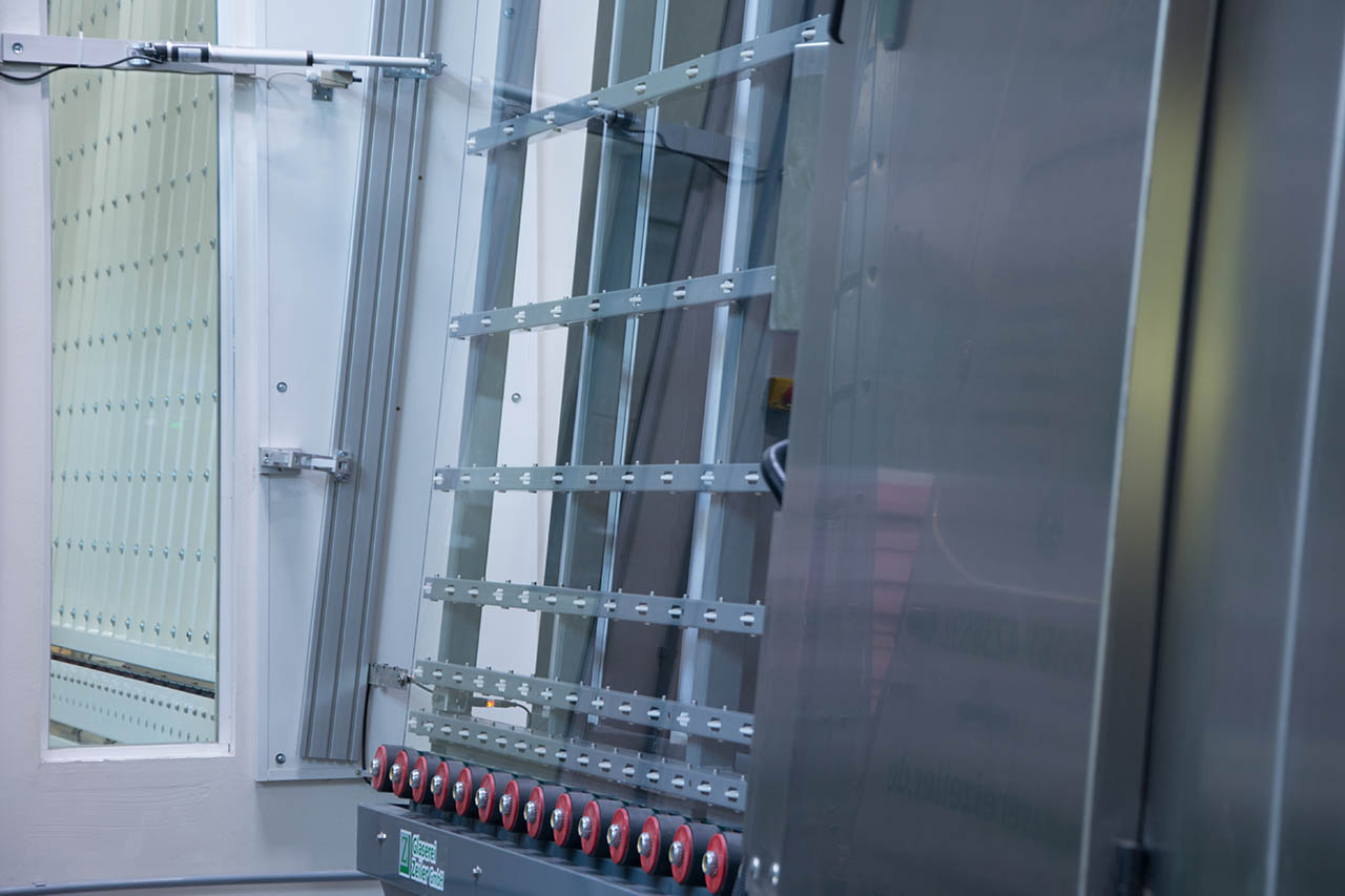 Modernisierte Automationsanlage mit technischen Baugruppen