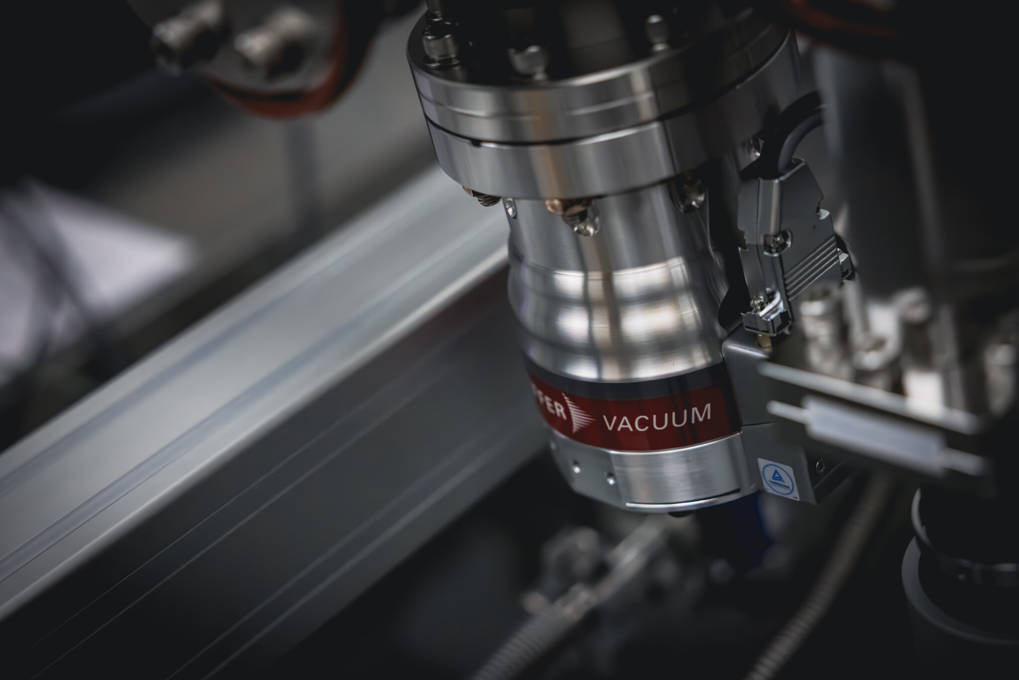 Vakuumsystem mit Rohrleitungen, Anschlüssen und Messkomponenten